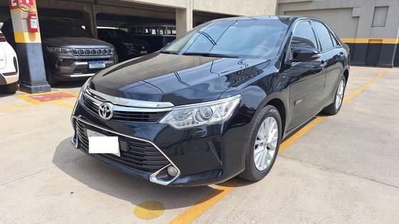 Used Toyota Camry: Comfort and Reliability